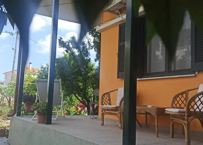 Апартаменты Orange Tree Garden Пефкохори